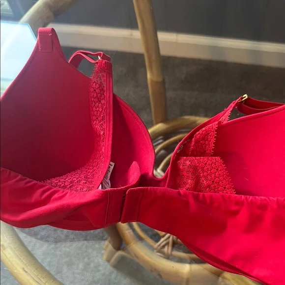Victoria's Secret Red Bra Intimates & Sleepwear - Picture 3 of 5